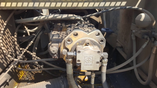 ขาย แบคโฮ KATO HD700 มีเล่มทะเบียน เครื่อง 6D31 ปั้ม K3V ช่วงล่างโซ่หนาแต่ใบแทรคไม่สวย รถใช้งานอยู่ ราคาต่อรองได้ครับ ขาย แบคโฮ KATO HD700 มีเล่มทะเบียน เครื่อง 6D31 ปั้ม K3V ช่วงล่างโซ่หนาแต่ใบแทรคไม่สวย รถใช้งานอยู่ ราคาต่อรองได้ครับ