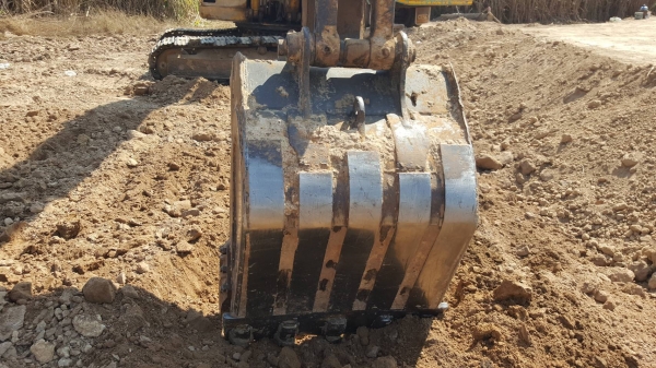 ขาย แบคโฮ KATO HD700 มีเล่มทะเบียน เครื่อง 6D31 ปั้ม K3V ช่วงล่างโซ่หนาแต่ใบแทรคไม่สวย รถใช้งานอยู่ ราคาต่อรองได้ครับ ขาย แบคโฮ KATO HD700 มีเล่มทะเบียน เครื่อง 6D31 ปั้ม K3V ช่วงล่างโซ่หนาแต่ใบแทรคไม่สวย รถใช้งานอยู่ ราคาต่อรองได้ครับ