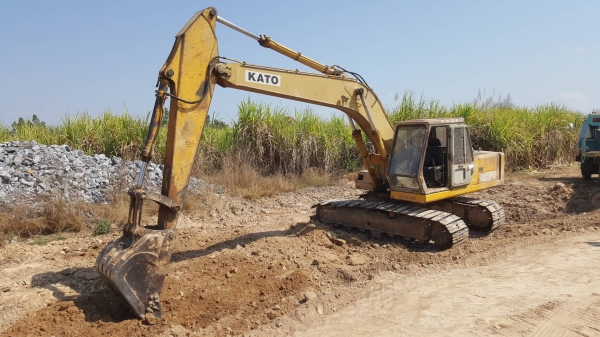 ขาย แบคโฮ KATO HD700 มีเล่มทะเบียน เครื่อง 6D31 ปั้ม K3V ช่วงล่างโซ่หนาแต่ใบแทรคไม่สวย รถใช้งานอยู่ ราคาต่อรองได้ครับ