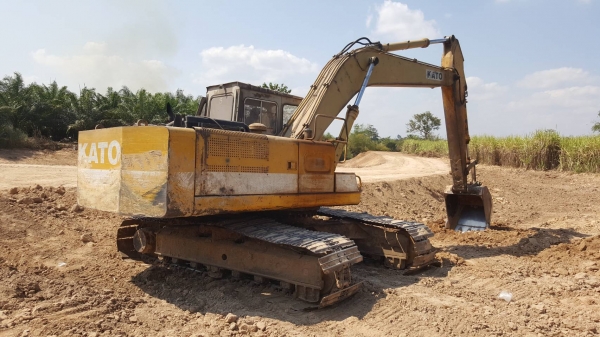 ขาย แบคโฮ KATO HD700 มีเล่มทะเบียน เครื่อง 6D31 ปั้ม K3V ช่วงล่างโซ่หนาแต่ใบแทรคไม่สวย รถใช้งานอยู่ ราคาต่อรองได้ครับ ขาย แบคโฮ KATO HD700 มีเล่มทะเบียน เครื่อง 6D31 ปั้ม K3V ช่วงล่างโซ่หนาแต่ใบแทรคไม่สวย รถใช้งานอยู่ ราคาต่อรองได้ครับ