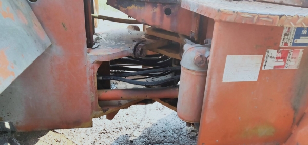 รถตักล้อยาง KOMATSU เอวอ่อน รุ่น 507 เครื่อง4D94-2 สภาพยางดี เครื่องไม่หลวม พร้อมใช้งาน