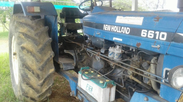 รถไถฟอร์ด 6610 เต็มตัว เสื้อลาย สภาพเดิมๆ มีเล่มทะเบียนถูกต้อง