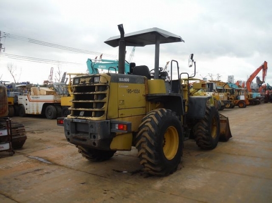 (รับจองล่วงหน้า)รถตักล้อยาง KOMATSU WA100-3 ซีเรียลสูง  ชัวโมงทำงานแค่ 4,XXX  นำเข้าจากญี่ปุ่น สภาพสวยพร้อมใช้  ราคา 950,000 สนใจคลิ๊กที่ 081-989-1989 หรั่งครับ