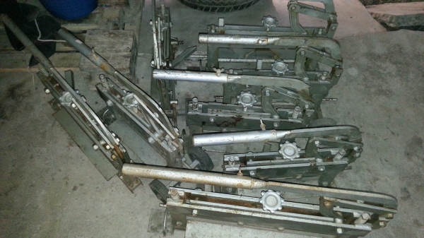 ขายแท่นตัดอิฐ ตัวล่ะ 4,500 เหมา8ตัว 25,000 ของใหม่ยังไม่ใช้งาน