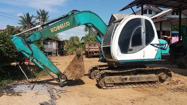 ขาย 500,000 KOBELCO sk 60-5 super ไฟฟ้าครบ เครื่องดี ปั้มแรง เอวแน่น ช่วงล่างเต็ม แอร์หนาว เอกสารอินวอยทร์ รถสวยพร้อมใช้ รถอยู่ นครสวรรค์  090-772-3710 090-772-3708