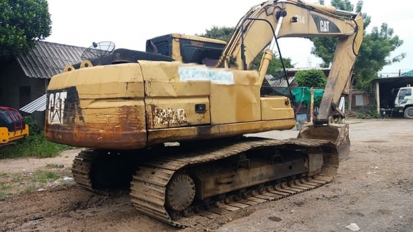 ขาย 655,000 CAT 320 B เอกสารเล่มทะเบียน ไฟฟ้าครบ เครื่องดี ปั๊มแรง เอวแน่น ช่วงล่างเต็ม บูมอาร์มมีปะ รถสีไม่สวย สภาพพร้อมใช้งาน รถอยู่ นครสวรรค์ 090-772-3710 090-772-3708