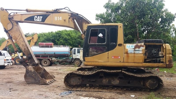ขาย 655,000 CAT 320 B เอกสารเล่มทะเบียน ไฟฟ้าครบ เครื่องดี ปั๊มแรง เอวแน่น ช่วงล่างเต็ม บูมอาร์มมีปะ รถสีไม่สวย สภาพพร้อมใช้งาน รถอยู่ นครสวรรค์ 090-772-3710 090-772-3708