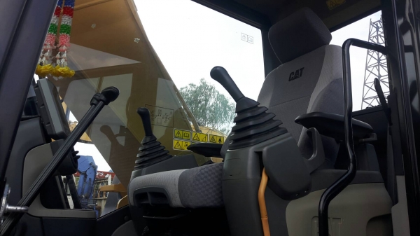 ขายแบคโฮCAT320D.2 รถทำ1124ชม.ราคา 2,750,000 ขายแบคโฮCAT320D.2 รถทำ1124ชม.ราคา 2,750,000