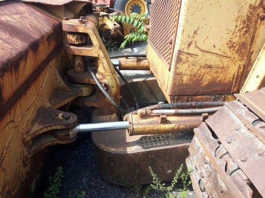 ขายรถแทรคเตอร์ CAT.D6M เอกสารเล่มทะเบียนเก่านอกญี่ปุ่นราคา 1,400,000