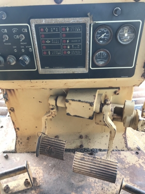 ขายรถแทรคเตอร์ CAT.D6H เกียร์ตัดเล่มทะเบียนเก่านอกราคา 1,350,000