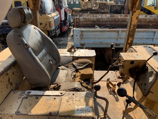 รถดันดิน Caterpillar D6D ตีนไก่ เกียร์ตัด สภาพดี เครื่องดี ช่วงล่างแน่น