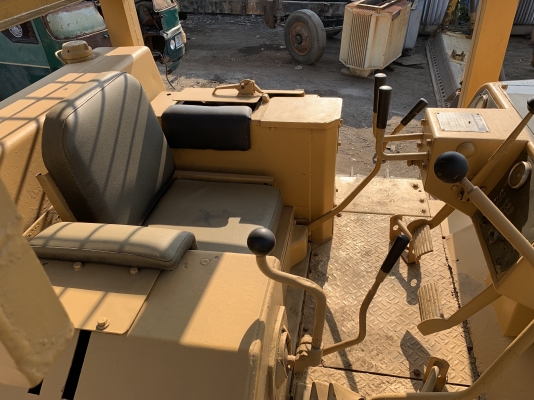 รถดันดิน Caterpillar D6D ตีนเป็ดแต่ใส่แผ่นตีนไก่ เกียร์ตัด สภาพดี เครื่องดี ช่วงล่างแน่น