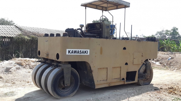 ขาย 245,000 รถบด 9 ล้อ KAWASAKI KR15B เอกสารเล่มทะเบียนภาษีเต็มไม่ขาด เครื่องดี ระบบดี พร้อมใช้งาน รถอยู่ จันทบุรี 090-772-3710 090-772-3708