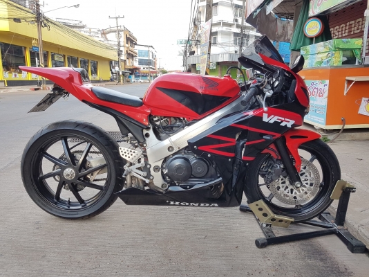 ขาย HONDA VFR400 NC30 ปี1992 ใส่แฟริ่งแต่ง CBR1000 ท่อแต่ง ทะเบียนแท้พร้อมโอน ราคา 57500 บาท ส่งได้ท ขาย HONDA VFR400 NC30 ปี1992 ใส่แฟริ่งแต่ง CBR1000 ท่อแต่ง ทะเบียนแท้พร้อมโอน ราคา 57500 บาท ส่งได้ท