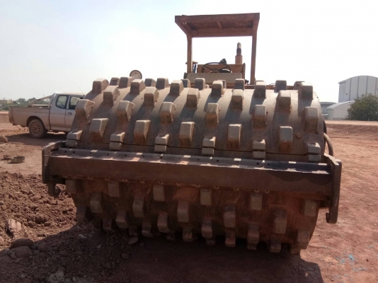 ขายรถบดไดนาแพคล้อหนาม 10 ตันสั่นสะเทือนเอกสารวอยราคา 400,000