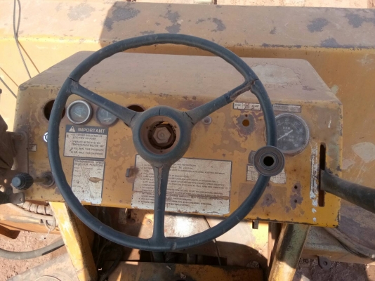 ขายรถบดไดนาแพคล้อหนาม 10 ตันสั่นสะเทือนเอกสารวอยราคา 400,000