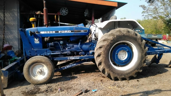 รถไถฟรดอุปกรณ์สามอย่างสนใจสอบถามใด้คับ รถไถฟรดอุปกรณ์สามอย่างสนใจสอบถามใด้คับ