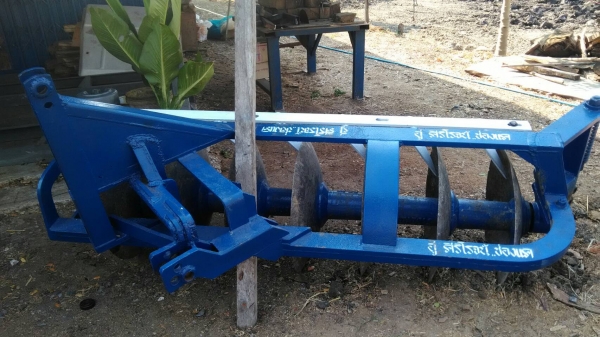 รถไถฟรดอุปกรณ์สามอย่างสนใจสอบถามใด้คับ รถไถฟรดอุปกรณ์สามอย่างสนใจสอบถามใด้คับ