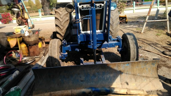 รถไถฟรดอุปกรณ์สามอย่างสนใจสอบถามใด้คับ รถไถฟรดอุปกรณ์สามอย่างสนใจสอบถามใด้คับ