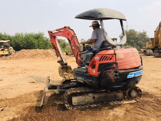 ขาย 285,000 KUBOTA kx 913c เครื่องดี ปั้มแรง เอวแน่น ช่วงล่างสวย รถพร้อมใช้งาน รถอยู่ ปทุมธานี สามโคก 090-772-3710 090-772-3708