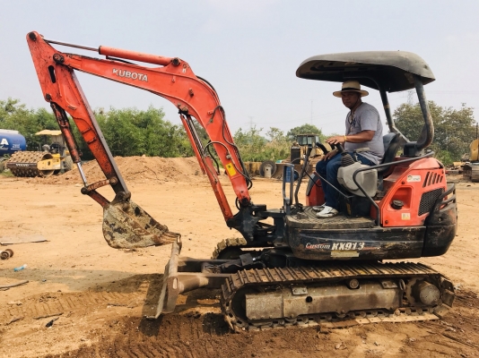 ขาย 285,000 KUBOTA kx 913c เครื่องดี ปั้มแรง เอวแน่น ช่วงล่างสวย รถพร้อมใช้งาน รถอยู่ ปทุมธานี สามโคก 090-772-3710 090-772-3708