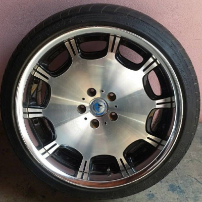 ล้อ W-work ขชอบ19" สภาพสวย ชุดนี้ 25000 บาท ล้อ W-work ขชอบ19" สภาพสวย ชุดนี้ 25000 บาท