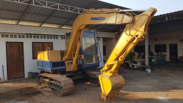 ขาย แบคโฮ KOMATSU PC60-5 เครื่องดี ปั้มดี ช่วงล่างเต็ม รถเช็คไว้พร้อมใช้งานครับ ขาย แบคโฮ KOMATSU PC60-5 เครื่องดี ปั้มดี ช่วงล่างเต็ม รถเช็คไว้พร้อมใช้งานครับ