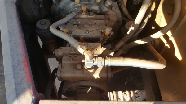 ขาย แบคโฮ KOMATSU PC60-5 เครื่องดี ปั้มดี ช่วงล่างเต็ม รถเช็คไว้พร้อมใช้งานครับ ขาย แบคโฮ KOMATSU PC60-5 เครื่องดี ปั้มดี ช่วงล่างเต็ม รถเช็คไว้พร้อมใช้งานครับ