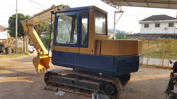 ขาย แบคโฮ KOMATSU PC60-5 เครื่องดี ปั้มดี ช่วงล่างเต็ม รถเช็คไว้พร้อมใช้งานครับ ขาย แบคโฮ KOMATSU PC60-5 เครื่องดี ปั้มดี ช่วงล่างเต็ม รถเช็คไว้พร้อมใช้งานครับ