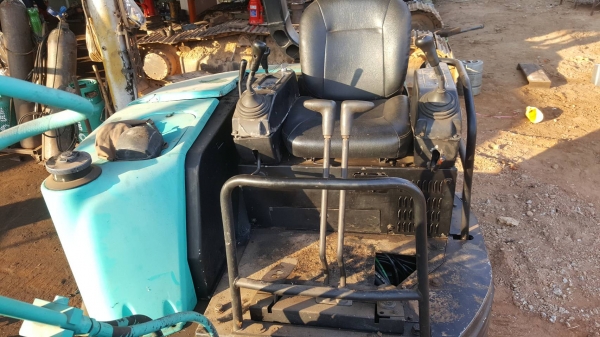 ขาย แบคโฮ KOBELCO SK30-SR ซื้อเก่านอกมา มีไลน์แย็ก เครื่องดี ปั้มนิ้ว มีใบอินวอยซ์ รถพร้อมใช้งาน ราคาต่อรองได้