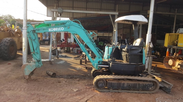 ขาย แบคโฮ KOBELCO SK30-SR ซื้อเก่านอกมา มีไลน์แย็ก เครื่องดี ปั้มนิ้ว มีใบอินวอยซ์ รถพร้อมใช้งาน ราคาต่อรองได้
