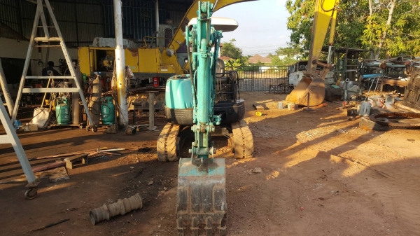 ขาย แบคโฮ KOBELCO SK30-SR ซื้อเก่านอกมา มีไลน์แย็ก เครื่องดี ปั้มนิ้ว มีใบอินวอยซ์ รถพร้อมใช้งาน ราคาต่อรองได้