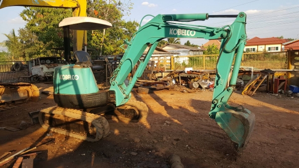 ขาย แบคโฮ KOBELCO SK30-SR ซื้อเก่านอกมา มีไลน์แย็ก เครื่องดี ปั้มนิ้ว มีใบอินวอยซ์ รถพร้อมใช้งาน ราคาต่อรองได้