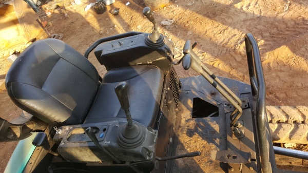 ขาย แบคโฮ KOBELCO SK30-SR ซื้อเก่านอกมา มีไลน์แย็ก เครื่องดี ปั้มนิ้ว มีใบอินวอยซ์ รถพร้อมใช้งาน ราคาต่อรองได้