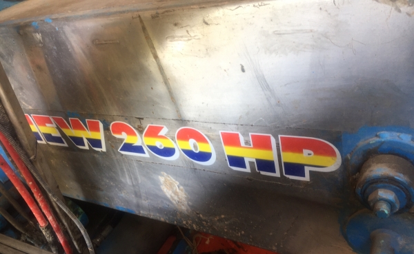 ขายด่วน รถเกี่ยวข้าว พรกินรีการช่าง Super JUMBO พร้อมใช้งานได้เลย เครื่อง JO8C - 260 HP ปั๊มอิตั้น 22 ช่วงล่างตัวเดิน 200 แน่นพร้อมใช้งานได้เลยครับ