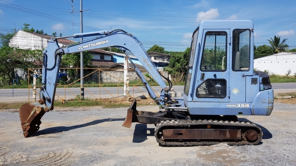 รถขุดมิตซูบิชิ 三菱 Mitsubishi MM35B เก่าญี่ปุ่น รถขุดมิตซูบิชิ 三菱 Mitsubishi MM35B เก่าญี่ปุ่น
