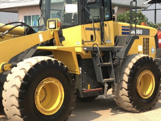 ขายรถตักล้อยาง KOMATSU WA380-5 นำเข้าเองจากญี่ปุ่น สภาพสวยพร้อมใช้ มีVDOการทำงานครับ