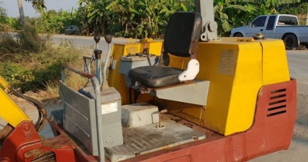 lS30SX   SUMITOMO   ขนาด3ตัน ราคาแค่  165,000บาท  รถนอกเพิ่งนำเข้ามายังไม่เคยใช้งานในเมืองไทยเลย สถาพดีคอลโทลสั้นพร้อมใช้ เครื่องอีซูซู3สูบเครื่องดีปั้มเเรงพร้อมใช้บูมอาร์มสวย  ช่างล่างดีรถสวยเร็วแรง  ไม่โหลดพร้อมใช้เดิมๆเอกสารอินวอยล์  สนใจคลิ๊ก ☎ 081-98