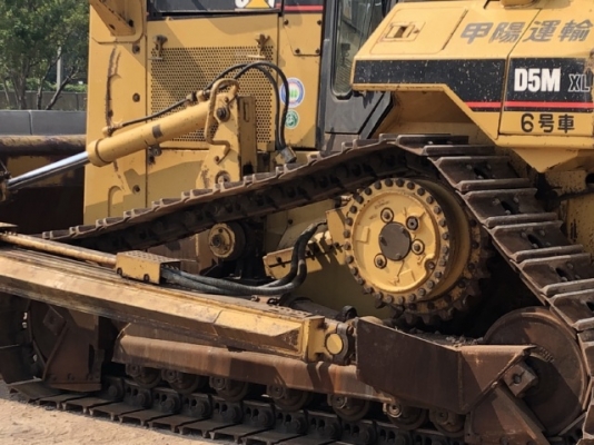 ขายรถดันดิน CAT D5M (3,XXX ชั่วโมง) นำเข้าเองจากญี่ปุ่น สภาพสวยพร้อมใช้ มีVDOการทำงานครับ