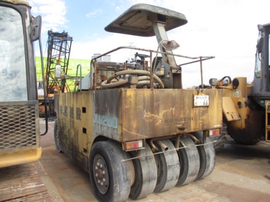 ขายรถบด 9 ล้อ KOMATSU JW200 นำเข้าเองจากญี่ปุ่น สภาพสวยพร้อมใช้ ถึงเร็วๆนี้ครับ