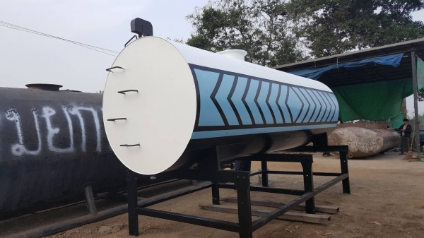 ถังน้ำมันขนาด 9000 ลิตรสวยพร้อมใช้งาน ตามรูป