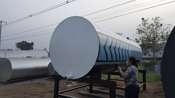 ถังน้ำมันขนาด 9000 ลิตรสวยพร้อมใช้งาน ตามรูป