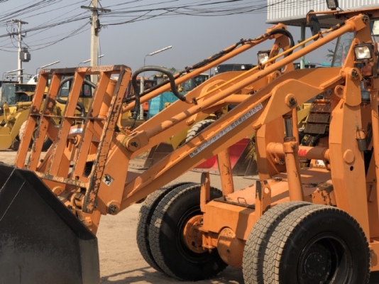 ขายรถตักล้อยาง TCM SD25Z6 นำเข้าเองจากญี่ปุ่น สภาพสวยพร้อมใช้ มีVDOการทำงานครับ