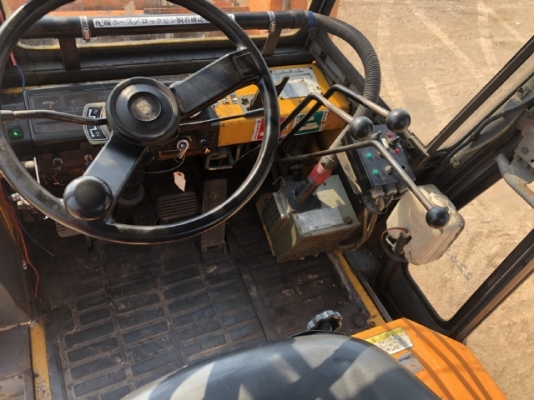 ขายรถตักล้อยาง TCM SD25Z6 นำเข้าเองจากญี่ปุ่น สภาพสวยพร้อมใช้ มีVDOการทำงานครับ