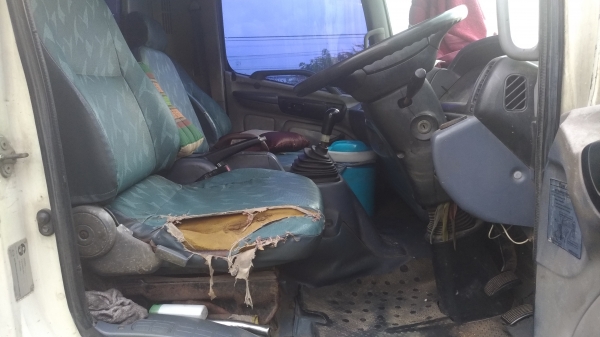 ขาย6ล้อHINO FC 4J 145แรง ปี47 ยาว5.50เมตร  เครื่องดี คัสชีส์สวย ตามสภาพครับ