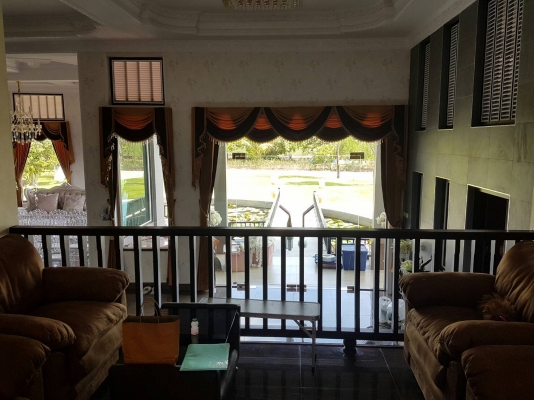 บ้านพร้อมที่ดิน