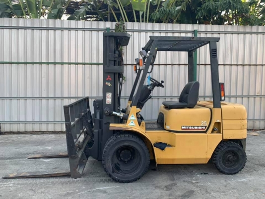 ขายรถนอก MITSUBISHI 2.5ตัน 4.7 เมตรเข้าตู้ งาเท ดีเซล ล้อคู่ ราคา 370,000 บาท 094-426-7888 จะเด็ด