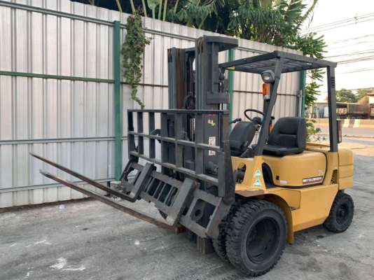 ขายรถนอก MITSUBISHI 2.5ตัน 4.7 เมตรเข้าตู้ งาเท ดีเซล ล้อคู่ ราคา 370,000 บาท 094-426-7888 จะเด็ด