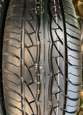 ล้อแม็ก 4รู100 Nissan Note,Almera ,March ขอบ 15 พร้อมยางป้ายแดง 185-65-15 Maxxis ปี 18 ดอกยางตุ่มเด้งๆ เส้นสีจัด