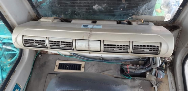 KOBELCO 100 MackIll ไฟฟ้าครบ แอร์เย็น พร้อมใช้งานเจ้าของขายเอง KOBELCO 100 MackIll ไฟฟ้าครบ แอร์เย็น พร้อมใช้งานเจ้าของขายเอง